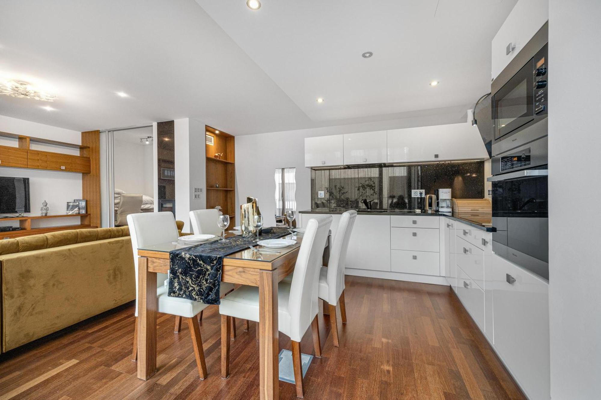Revon Business Apartment 50 Dunajska Bratislava Dış mekan fotoğraf